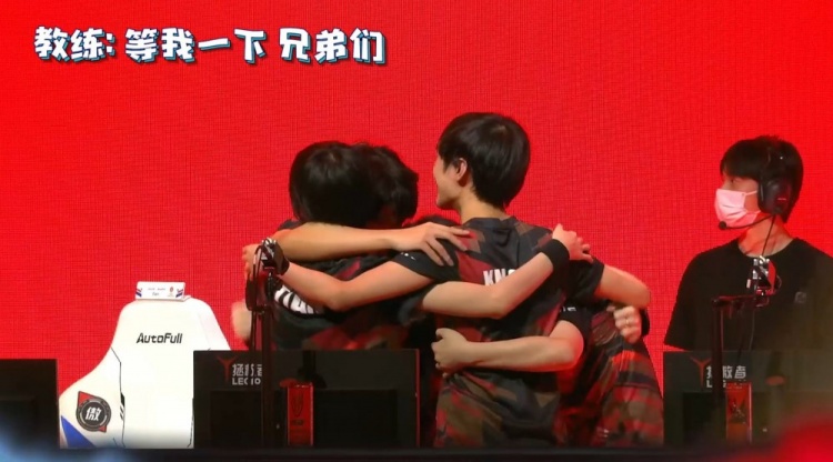 都不能退缩 都不能退缩